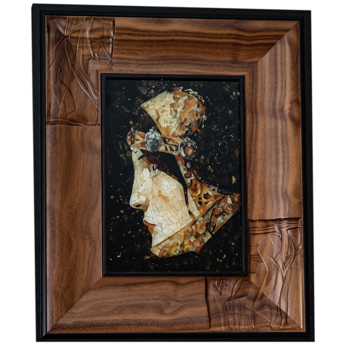 Панно из дерева и янтаря Люсьен де Севола "Голова леди в средневековом костюме"